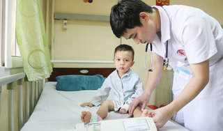 Căn bệnh khiến bé trai Quảng Ninh bị liệt, nguy kịch chỉ sau một giấc ngủ trưa