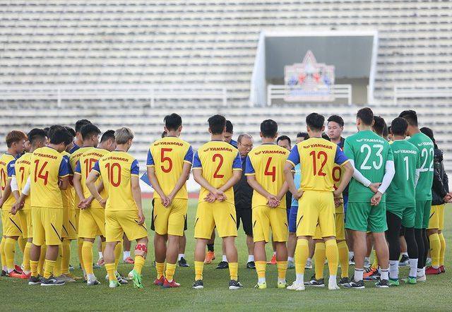HLV Park Hang Seo 'chấn chỉnh' hàng thủ trước trận gặp Curacao