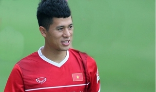 Cảm động với hành động đẹp bầu Hiển dành cho Đình Trọng