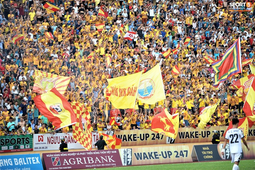 Sân Thiên Trường 'vô địch' lượng khán giả lượt đi V.League 2019