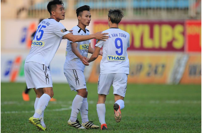 Tiền vệ Văn Toàn đã xuất sắc góp mặt trong tốp 4 nội binh xuất sắc nhất lượt đi V.League 2019