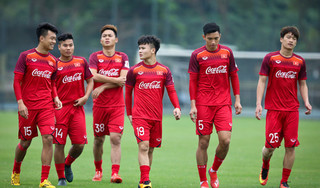 ĐTVN bất ngờ bị tụt bậc trên bảng xếp hạng FIFA vì đội bóng 'vô danh'