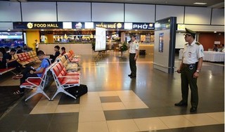 Nhân viên sân bay Nội Bài bị tài xế taxi dùng dao 50cm đe dọa