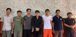 Bắt nhóm thợ xây quê Nam Định đang 'sát phạt' trong lán công nhân