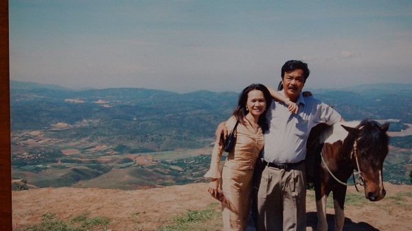 Những hình ảnh ngọt ngào trong 40 năm bên nhau của vợ chồng Dr Thanh