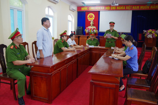 Hai chủ tịch xã 'ăn chặn' tiền của dân ở Hà Giang bị bắt