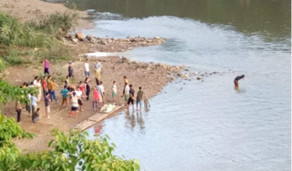 Đã tìm thấy thi thể bé gái 7 tuổi ở Nghệ An đuối nước khi đi tắm sông