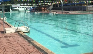 Quảng Ninh: Đuối nước khi đi tắm ở bể bơi, 2 học sinh thương vong