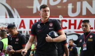 Thi đấu xuất sắc, Đặng Văn Lâm được CLB Muangthong United vinh danh