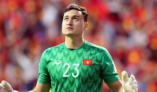 'Đối thủ' của Đặng Văn Lâm tiếp tục ghi điểm với HLV Park Hang Seo