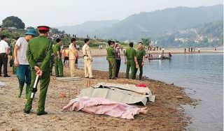 Phú Thọ: 5 thanh niên rủ nhau tắm sông Đà, 4 người tử vong