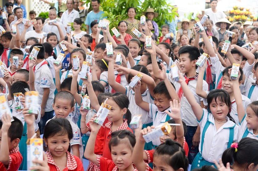 Quỹ sữa vươn cao Việt Nam và Vinamilk chung tay vì trẻ em Thái Nguyên