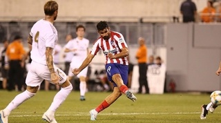 Zidane bị CĐV Real xua đuổi sau trận thua tủi hổ trước Atletico