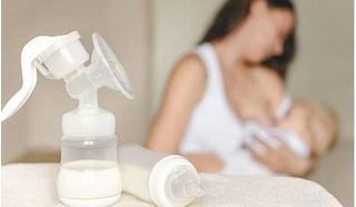 Mẹ dùng máy vắt sữa, con có nguy cơ mắc hen suyễn?