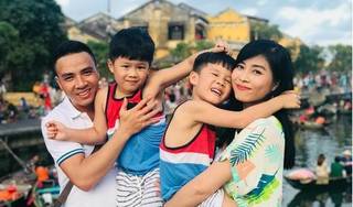 MC Hoàng Linh đăng clip cùng chồng chơi đùa với hai con trai