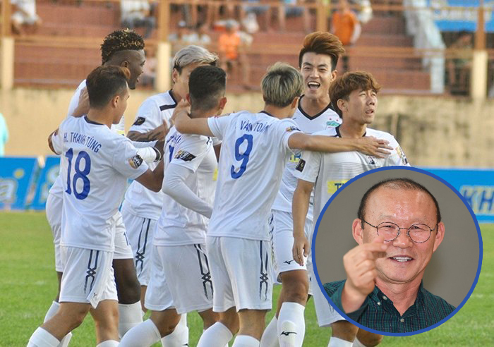 HLV Park Hang Seo xem giò Tuấn Anh, Văn Toàn, tuyển quân cho loại World Cup 