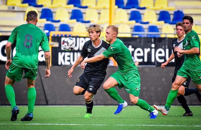 HLV Sint-Truiden mang tin vui tới các fan Công Phượng trước vòng 2 giải VĐQG Bỉ