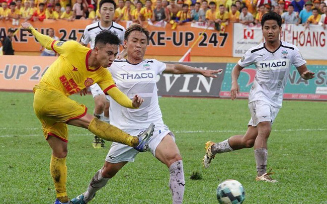 CLB HAGL và Nam Định đã cống hiến cho người hâm mộ một trận cầu kịch tính 