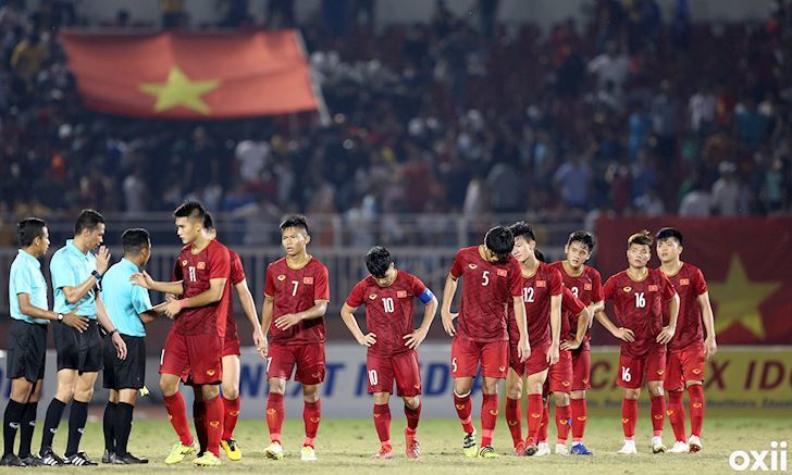 HLV Lê Thụy Hải tỏ ra vô cùng thất vọng khi U18 Việt Nam để thua trước Campuchia