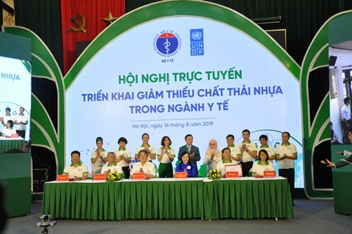 Cùng chung tay giảm thiểu chất thải nhựa trong ngành y tế 2