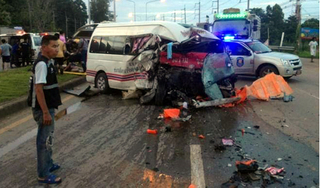 Tai nạn giao thông kinh hoàng, 15 người thương vong