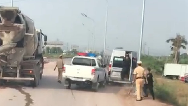 CSGT Bắc Giang bác tin nổ súng trấn áp xe khách bỏ chạy trên cao tốc