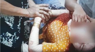 Người phụ nữ bị đâm vào cổ khi đi ăn sáng: Hình ảnh từ camera an ninh