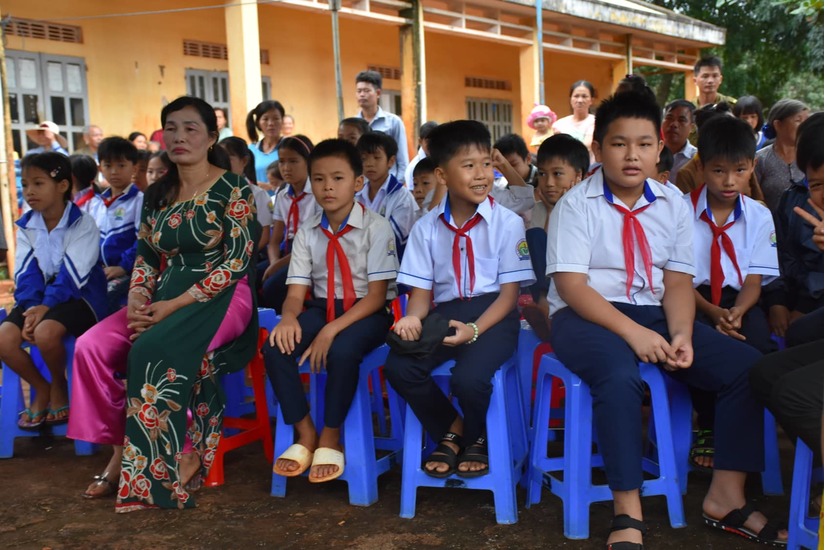 Tân Hiệp Phát trao tặng 50 chiếc xe đạp cho học sinh nghèo tại Gia Lai