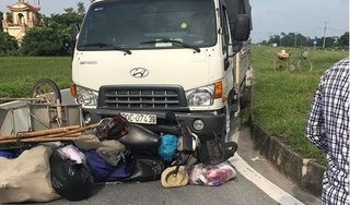 Hà Nam: Va chạm với xe tải người phụ nữ bán quần áo tử vong