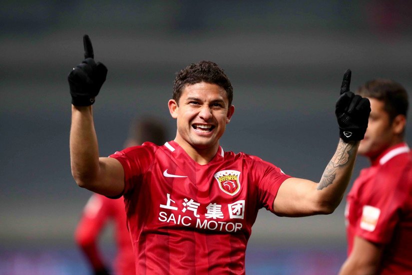 Tiền đạo Elkeson tự tin đưa Trung Quốc dự World Cup 2022