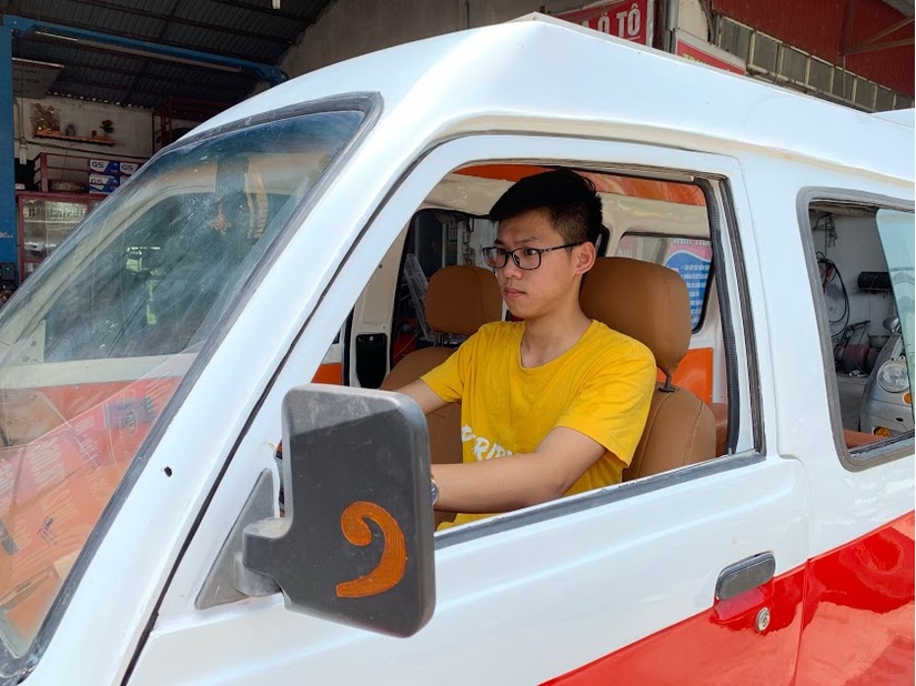 Nam sinh lớp 12 ở Nam Định chế ô tô chạy bằng năng lượng mặt trời đạt vận tốc 60km/h