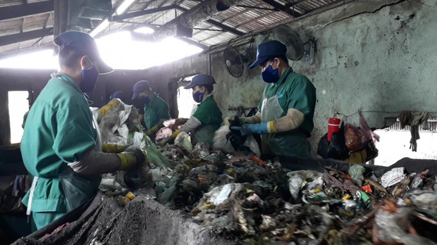 Lại phát hiện xác thai nhi lẫn trong túi rác ở nhà máy xử lý rác thải 