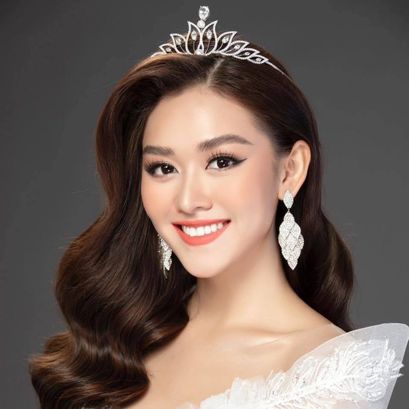 Cận cảnh vẻ xinh đẹp, gợi cảm của Á hậu Tường San trước cuộc thi Hoa hậu Quốc tế