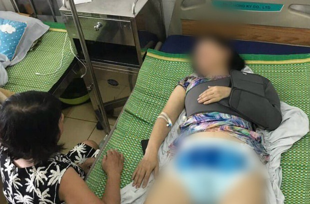 Hà Nội: Nghi vấn chồng cũ lái ô tô đâm vợ nhập viện