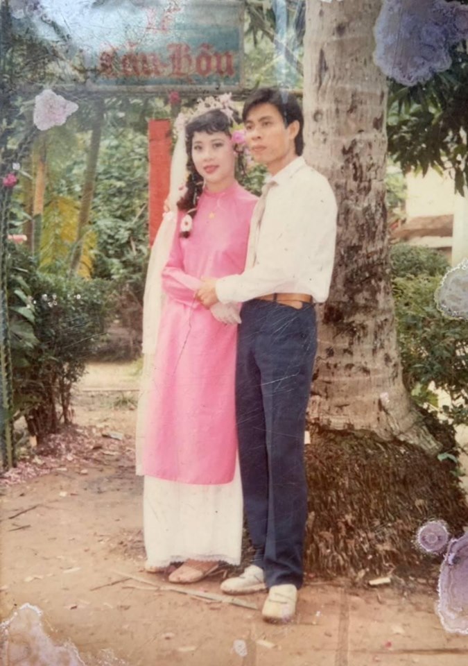 Style trang điểm ảnh cưới da trắng má hồng của bố mẹ ngày xưa2