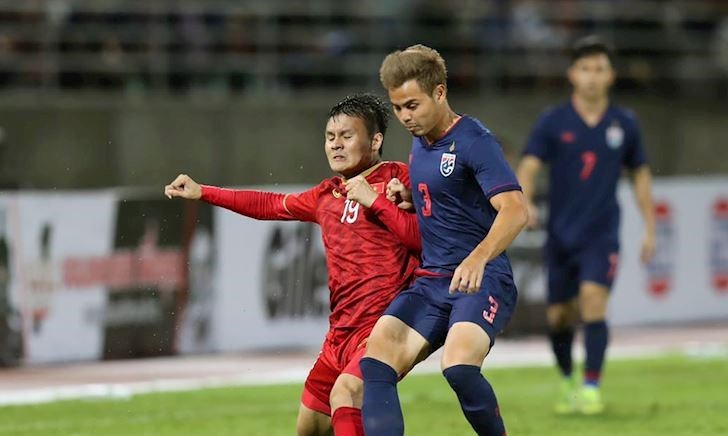 Quang Hải thi đấu mờ nhạt ở trận gặp Thái Lan