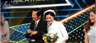 Ông Sơn 'Về nhà đi con' cưới cô Hạnh bán hoa trên sân khấu VTV Awards 2019