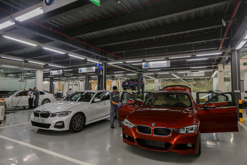 Chuyên gia hơn 20 năm kinh nghiệm với BMW giúp khách hàng chăm sóc xe4