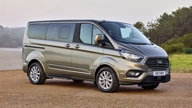 Ford mở bán MPV 7 chỗ mới với giá chỉ từ 999 triệu đồng3