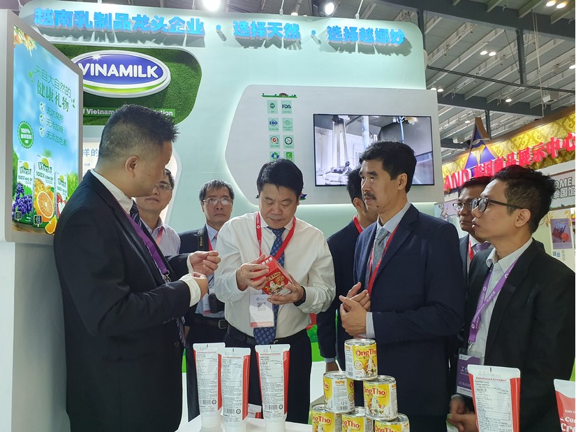 Vinamilk ạo ấn tượng trong sự kiện giới thiệu sản phẩm sữa Việt Nam tại Trung Quốc