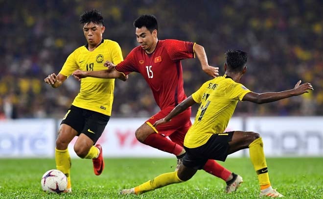 HLV Malaysia tích cực gia cố hàng thủ trước trận gặp Việt Nam