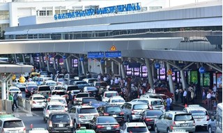 Đề xuất lập bãi đậu taxi ga quốc tế để ‘giải cứu’ ùn tắc ở Tân Sơn Nhất