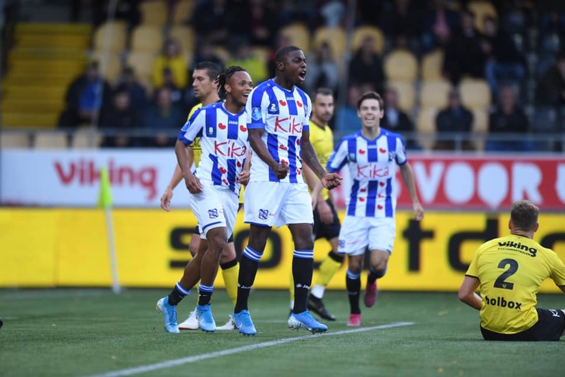 SC Heerenveen thắng đậm VVV-Venlo với tỷ số 3-0 trong ngày Đoàn Văn Hậu dự bị
