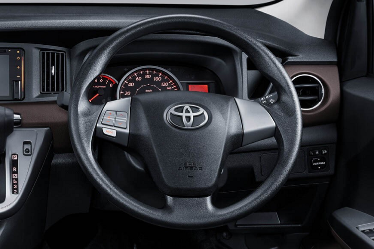 Toyota ra mắt ô tô 7 chỗ đẹp lung linh giá hơn 200 triệu đồng