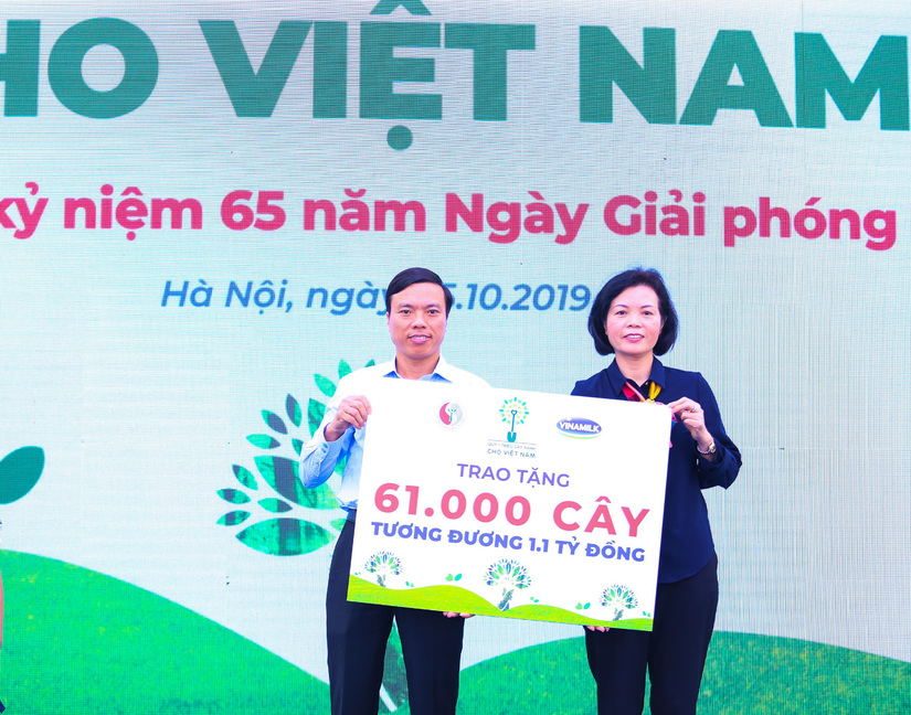 Vinamilk chung tay bảo vệ môi trường thủ đô thông qua quỹ 1 triệu cây xanh cho Việt Nam