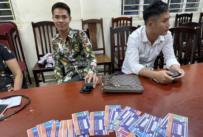 Hàng loạt cò vé bị bắt giữ trước trận Việt Nam – Malaysia