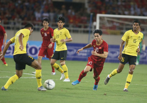 HLV Tan Cheng Hoe: Malaysia đá dưới sức do mặt sân Mỹ Đình không tốt2