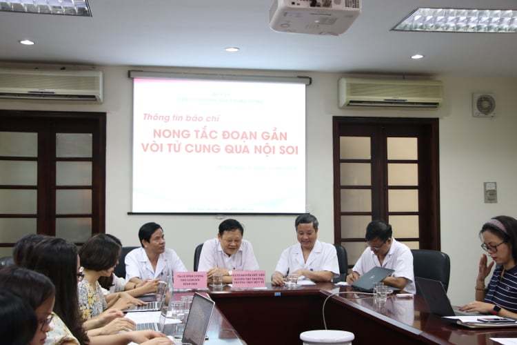 Không cần thụ tinh ống nghiệm, cặp vợ chồng vô sinh có con sau 5 năm