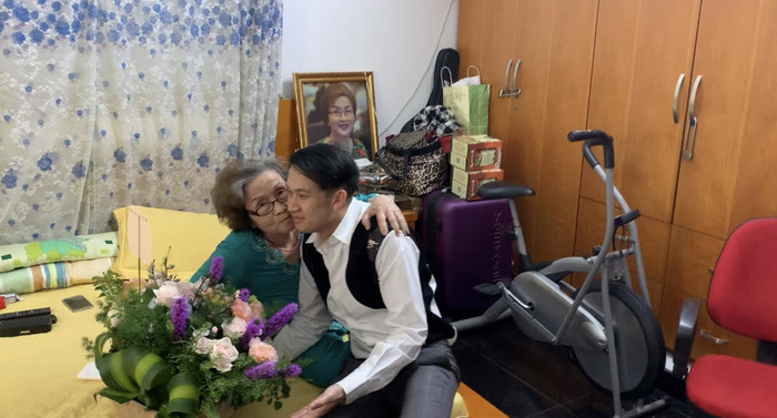 Dương Triệu Vũ  nhận kết đắng khi mua hoa tặng mẹ 20/10 vì không nghe lời Hoài Linh