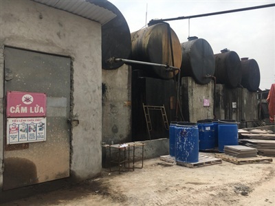 Cận cảnh nơi chứa dầu thải nguy hại của công ty gốm sứ Thanh Hà